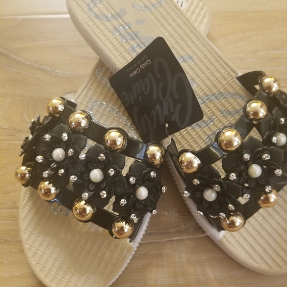 Sandals - Picture 1 of 5